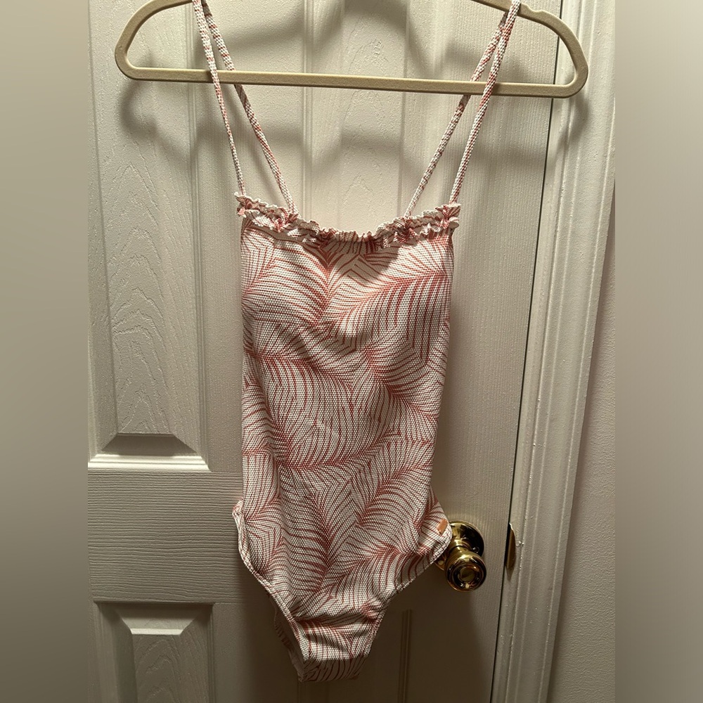 Roxy- NWT, size medium, Palm Tree Dreams, one piece bathing suit